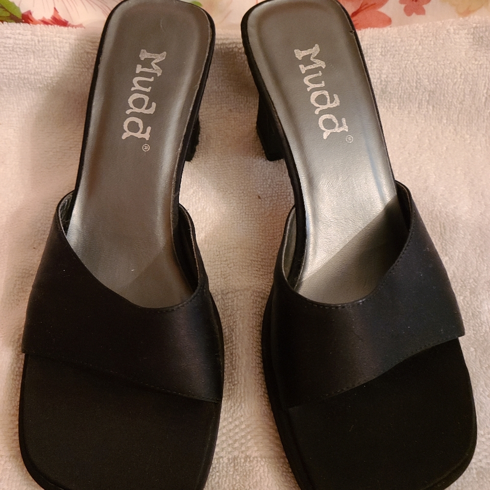 Mudd chunky heels